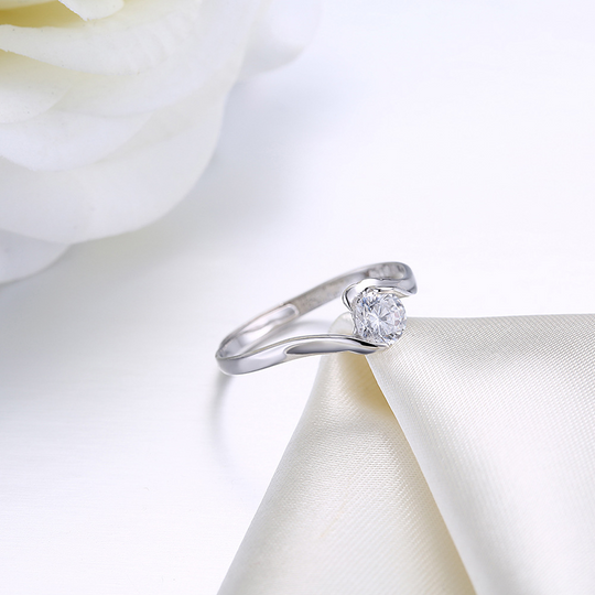 Aurore | Solitaire Ring with Twisted Crystal Setting