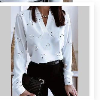 Shirt - V-neck and loose fit