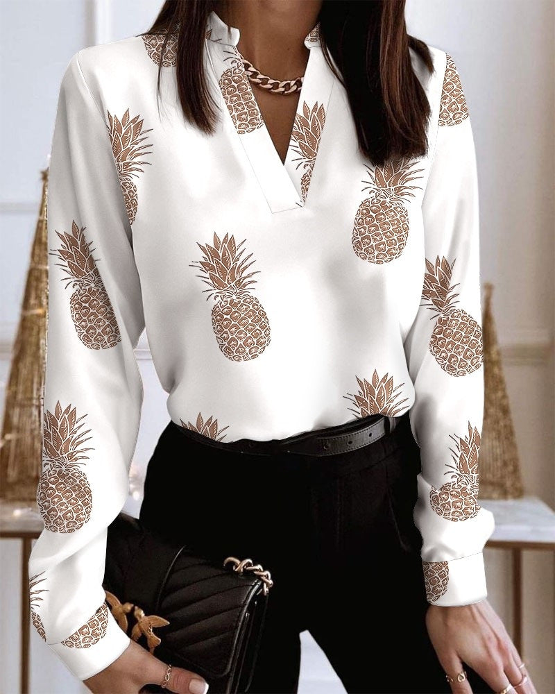 Shirt - V-neck and loose fit