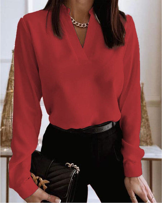 Shirt - V-neck and loose fit