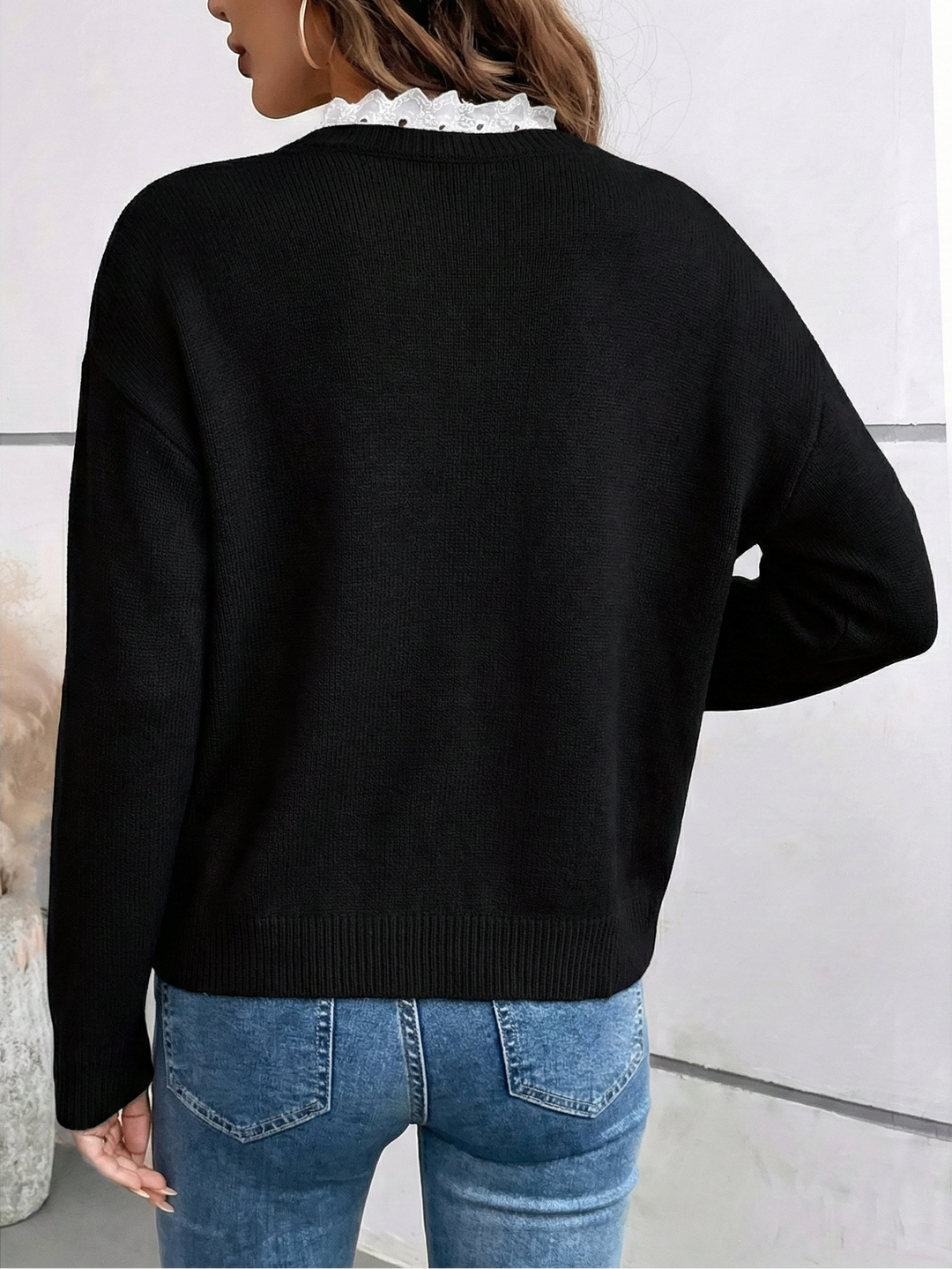 Céline | Chic Knit Sweater with Elegant Lace Collar