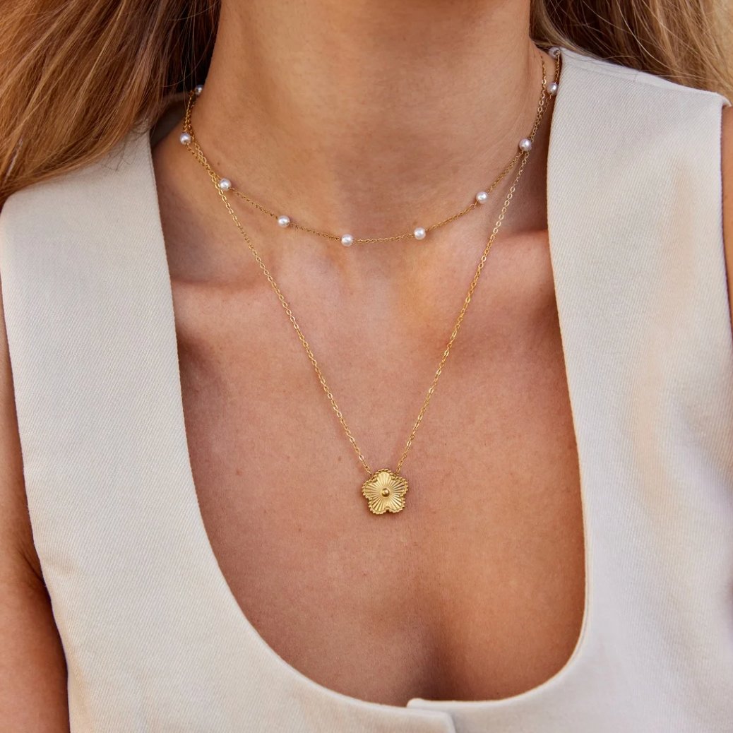 Chain necklace with pearls