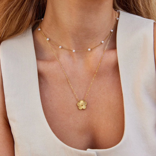 Chain necklace with pearls