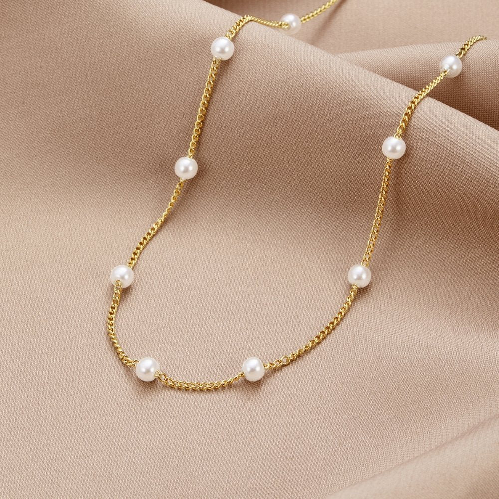 Chain necklace with pearls
