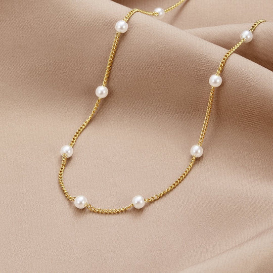 Chain necklace with pearls